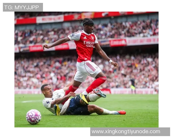 英超积分榜混乱不堪枪手领先曼城黑猫19分四队紧追其后